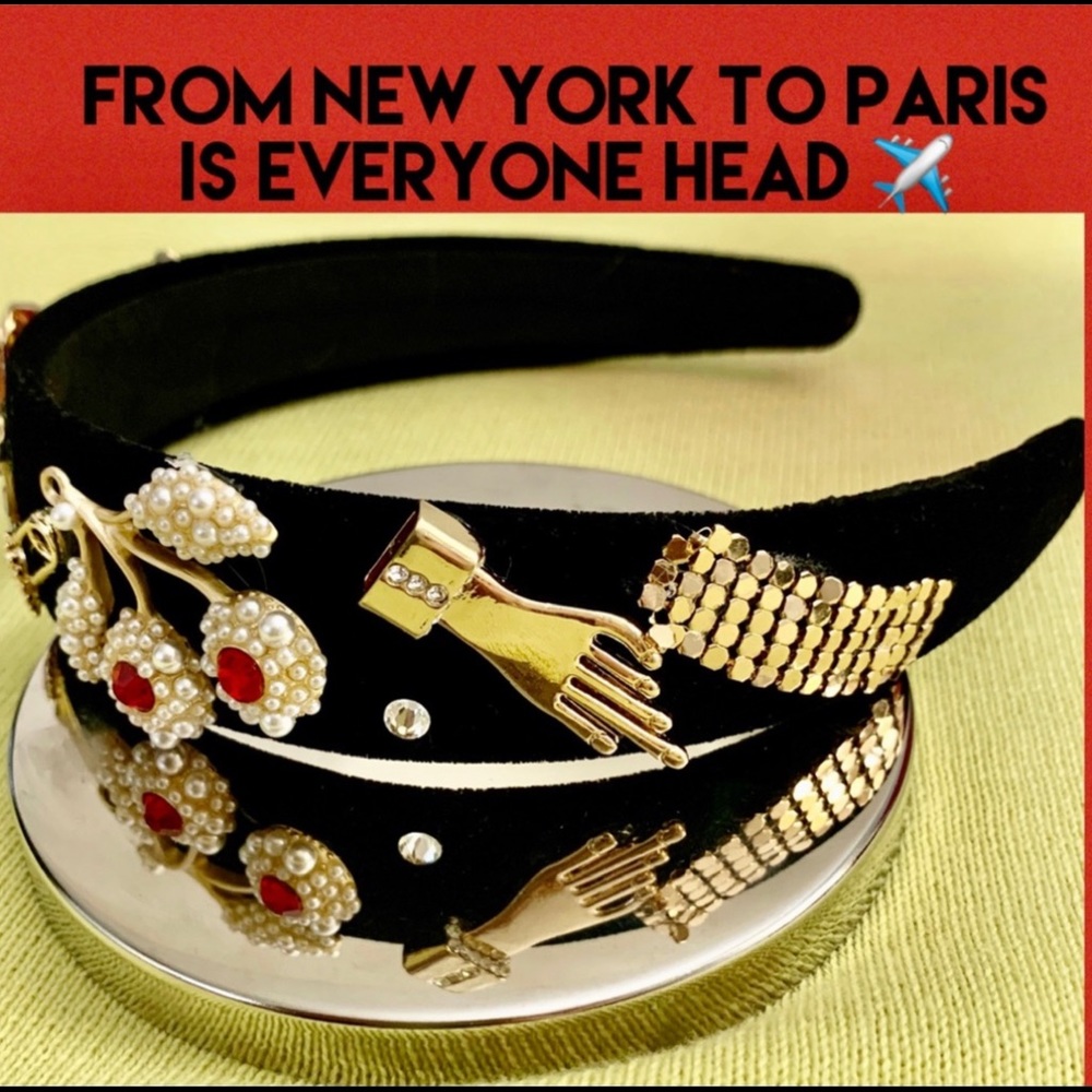 🎅⬇️FROM NEW YORK-PARIS IT’S ON  EVERYONE’S HEAD - Picture 5 of 7